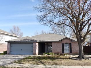 6912 Brookdale Dr, Watauga, TX 76148