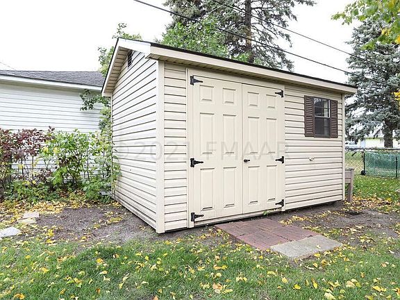4th image of 1620 12th Ave S