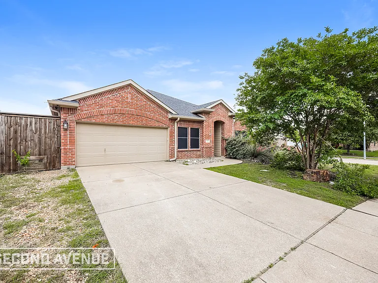 100 Clark Dr — Photo 22
