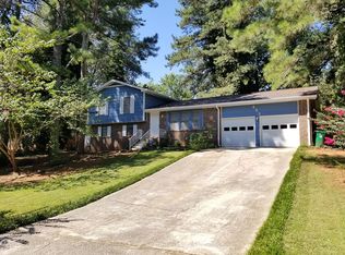 553 Field Cliff Dr, Stone Mountain, GA 30087