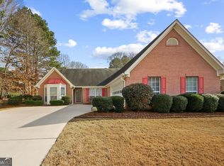 6236 Rock Port Dr, Flowery Branch, GA 30542