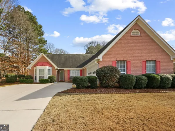 6236 Rock Port Dr, Flowery Branch, GA 30542