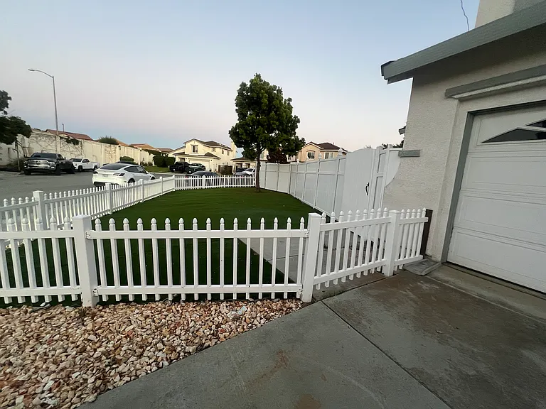 901 Hillock Ct — Photo 38