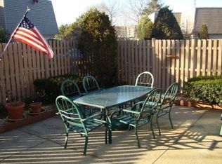 17 Caddy Rock Rd APT C, North Kingstown, RI 02852