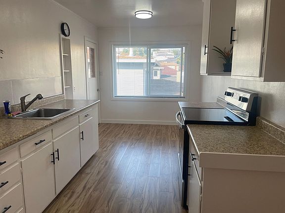 2nd image of 217 Millwood Dr #8