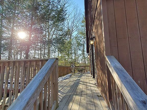 4th image of 205 Huckleberry Dr