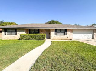 126 Crestwood Dr, Kerrville, TX 78028