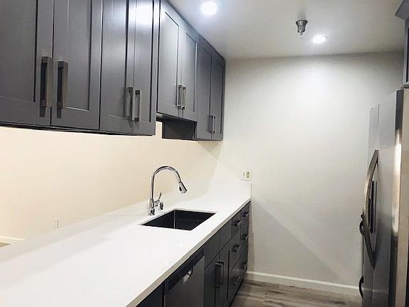 2nd image of 3742 Jasmine Ave APT 103