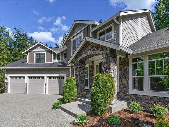 2nd image of 12911 77th Avenue SE