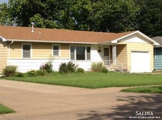 2224 Roach St, Salina, KS 67401