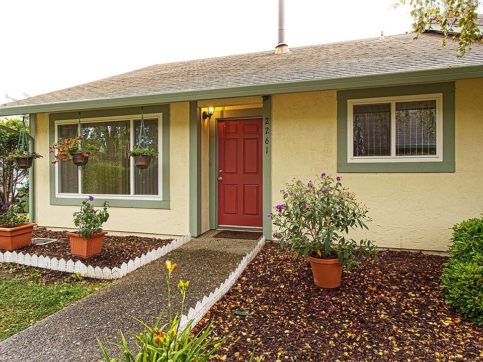 1st image of 2261 Chanticleer Ave #2261