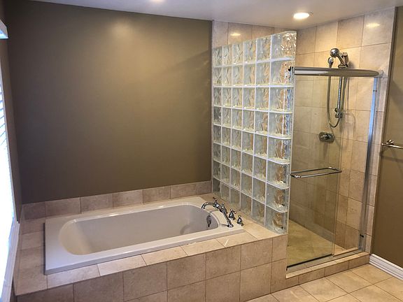 5th image of 458 Laprairie St #1