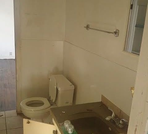 5th image of 2515 Hardesty Ave
