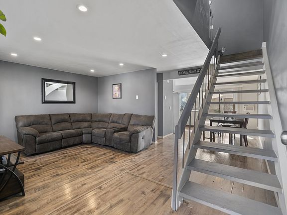 3rd image of 13645 Alcade St #85