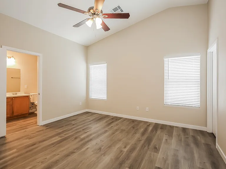 4929 Whispering Spring Ave — Photo 10