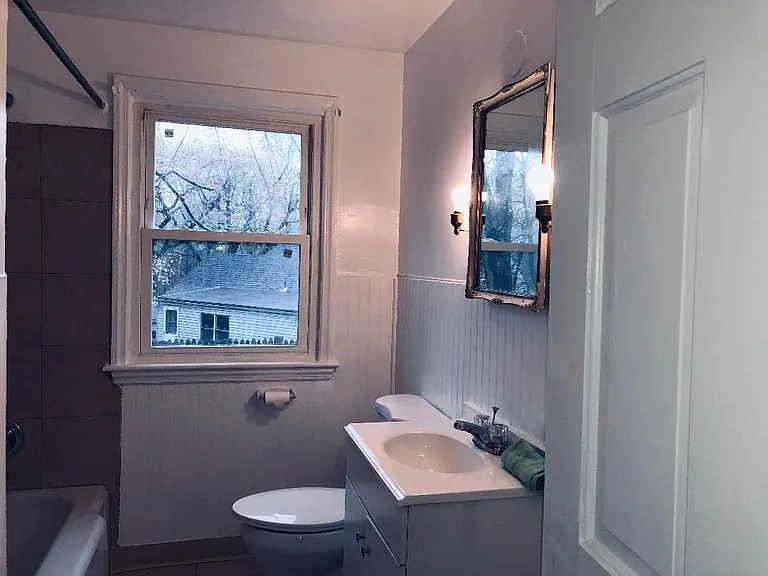 58 Barton Cir — Photo 6