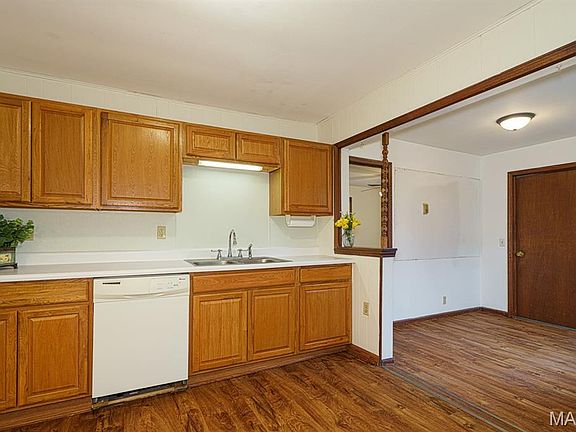 5th image of 507 E 13th St