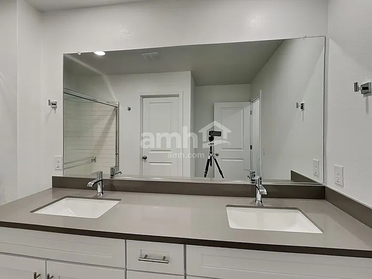 6619 S 42nd Dr — Photo 12