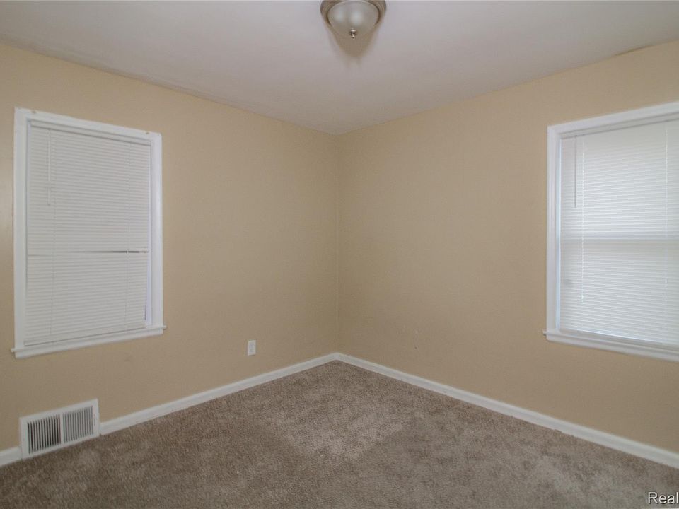 15383 Mark Twain St, photo 10