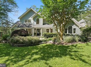 9058 Jeffery Rd, Great Falls, VA 22066