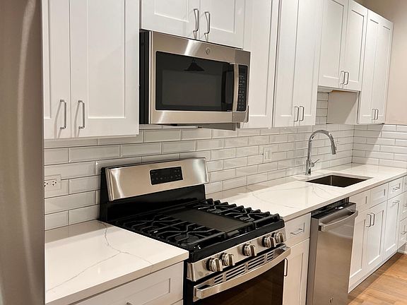 5th image of 4418 N Wolcott Ave APT 1