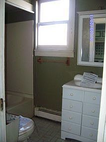 2nd image of 17 Locust St