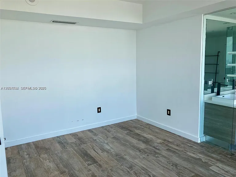 650 NE 32nd St #4408 — Photo 9