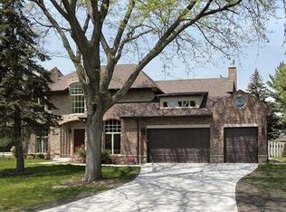 438 Brook Ln, Glenview, IL 60025