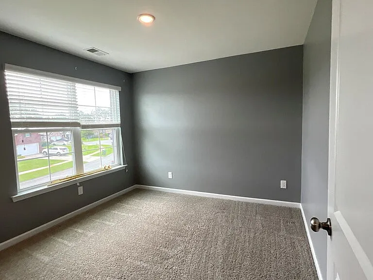 109 Redrock Ct — Photo 36