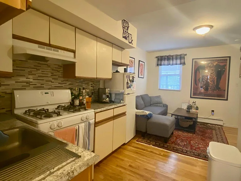 606 Jefferson St #3R — Photo 3