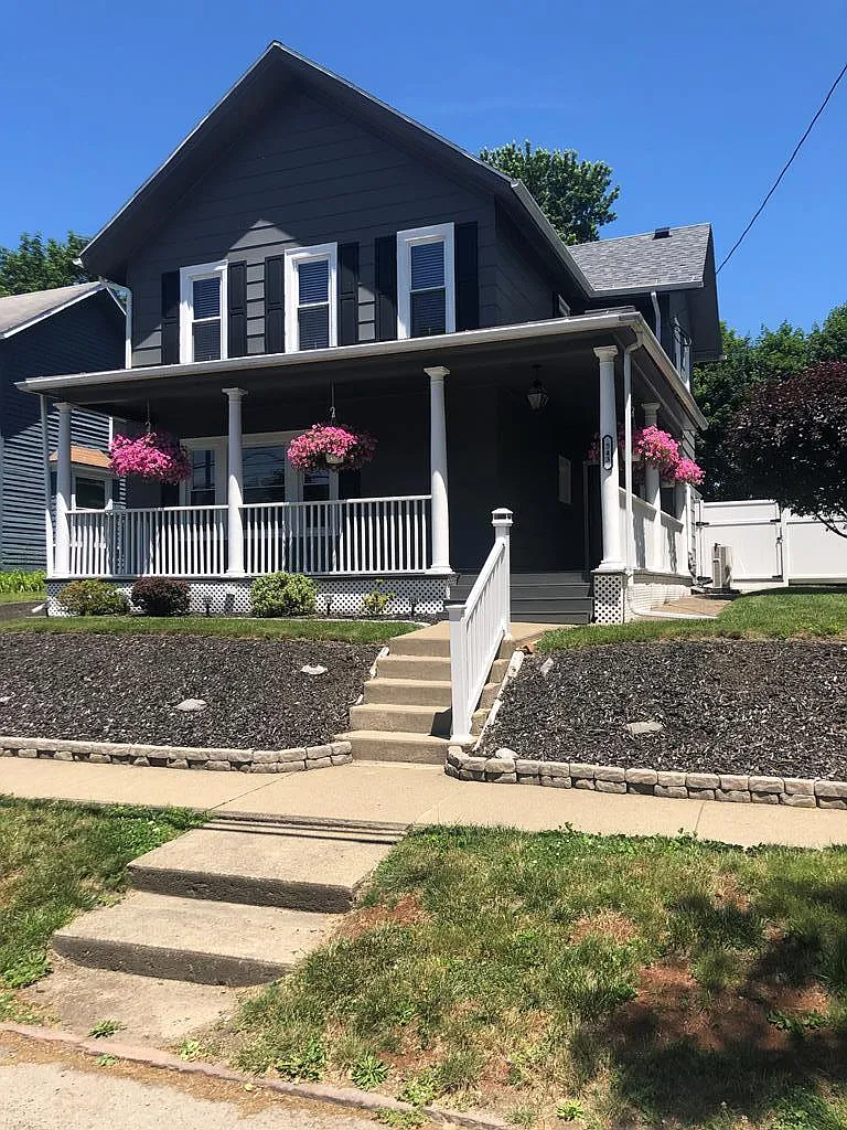 543 S Main St photo 1