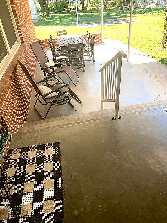 625 N Cedar St, Muenster, TX 76252 Zillow