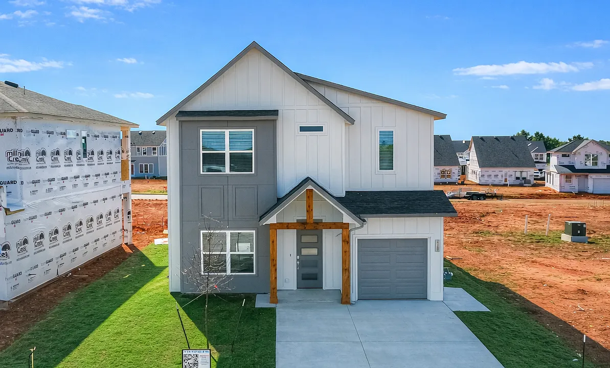 3 bed, 2.5 bath, 1400 sqft, $2,300 — Photo 3