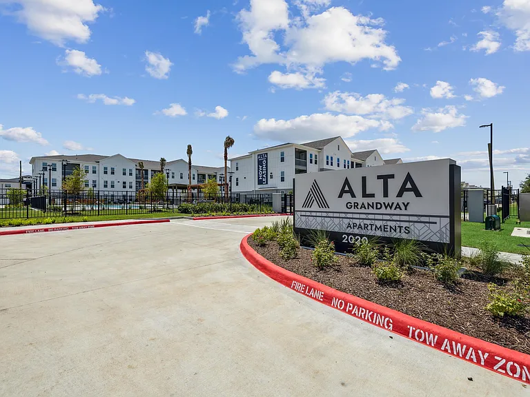 Alta Grandway — Photo 49
