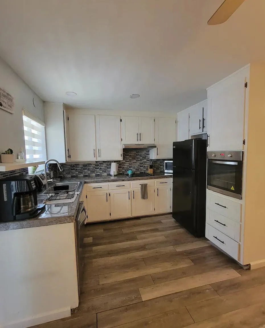 $2150 / 2br - All Utilities Included - Fully Furnished Turnkey 2br/1ba Apartment (Modesto, Ca) — Photo 4