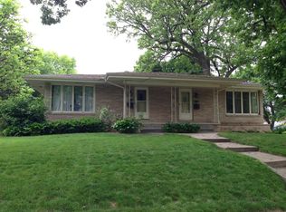 3800 Lindlavista Way, Des Moines, IA 50310