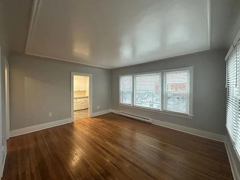 Belmont - 13 Unit — Photo 6