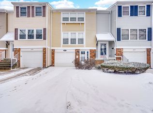 2035 Stanley Ct, Schaumburg, IL 60194