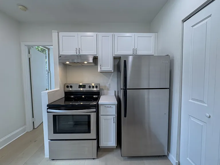 1703 Green St #5 — Photo 14
