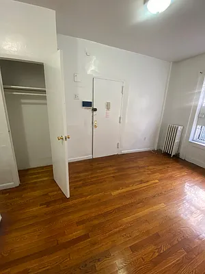 Rented by Peter R. Hungerford, LREB | media 7