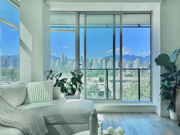 2411 Heather St #503, Vancouver, BC V5Z 0B7