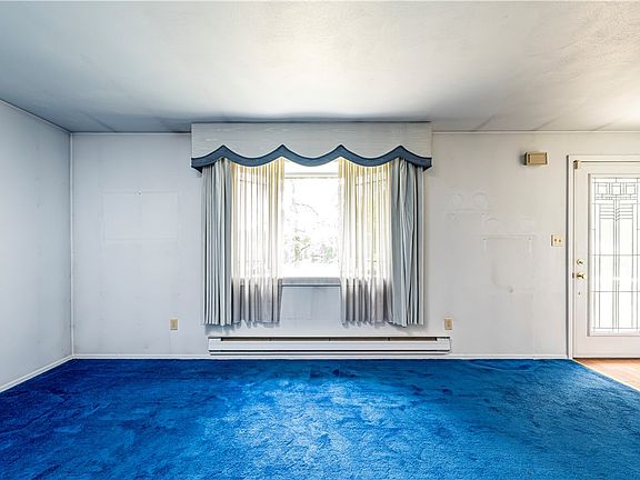 5th image of 2037 Ridge Rd