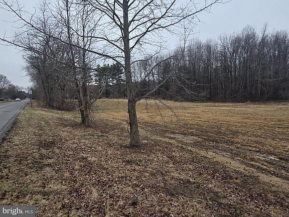 3rd image of 355 Friendship Rd
