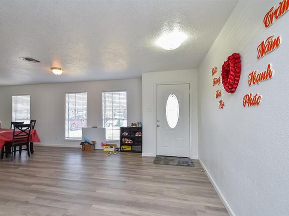 4th image of 12051 Sela Ln