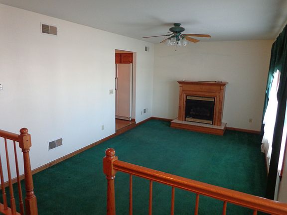 3rd image of 330 Holswart Dr