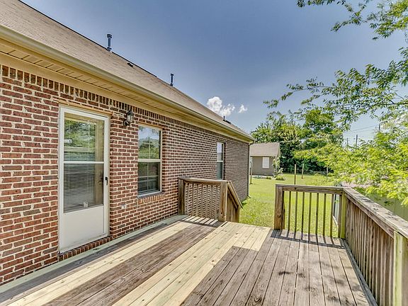 2nd image of 225 Cedar Crst