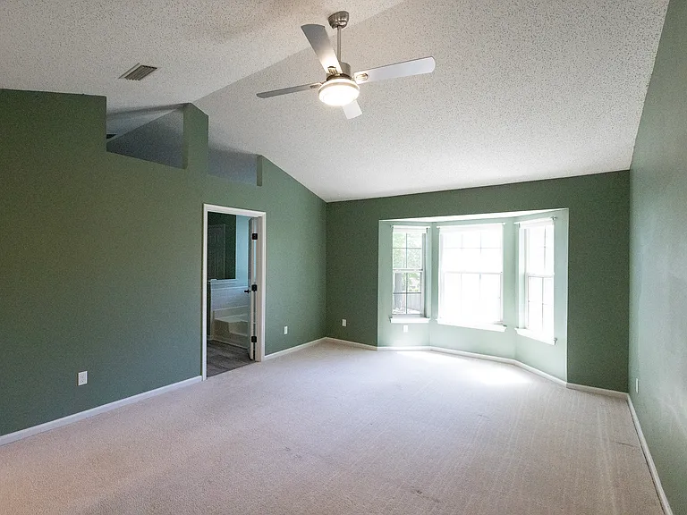 1355 Lake Dr — Photo 17