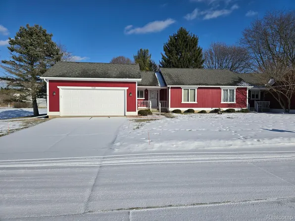 7221 Northfield Cir, Flushing, MI 48433