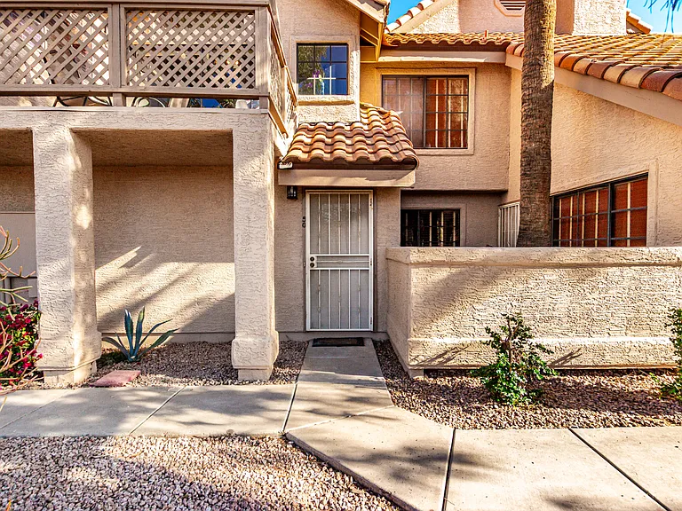 1001 N Pasadena St #50 — Photo 37