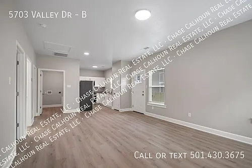 5703 Valley Dr Photo 1